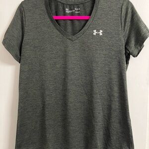Under Armour Women's Green V-Neck Tee